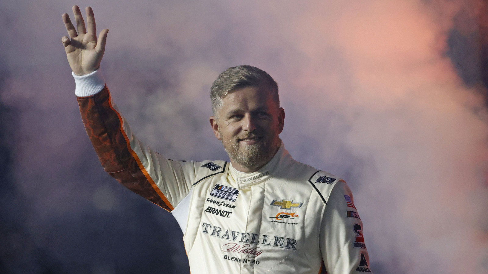 Justin Allgaier holds off Aric Almirola to win Xfinity Series race at Las Vegas