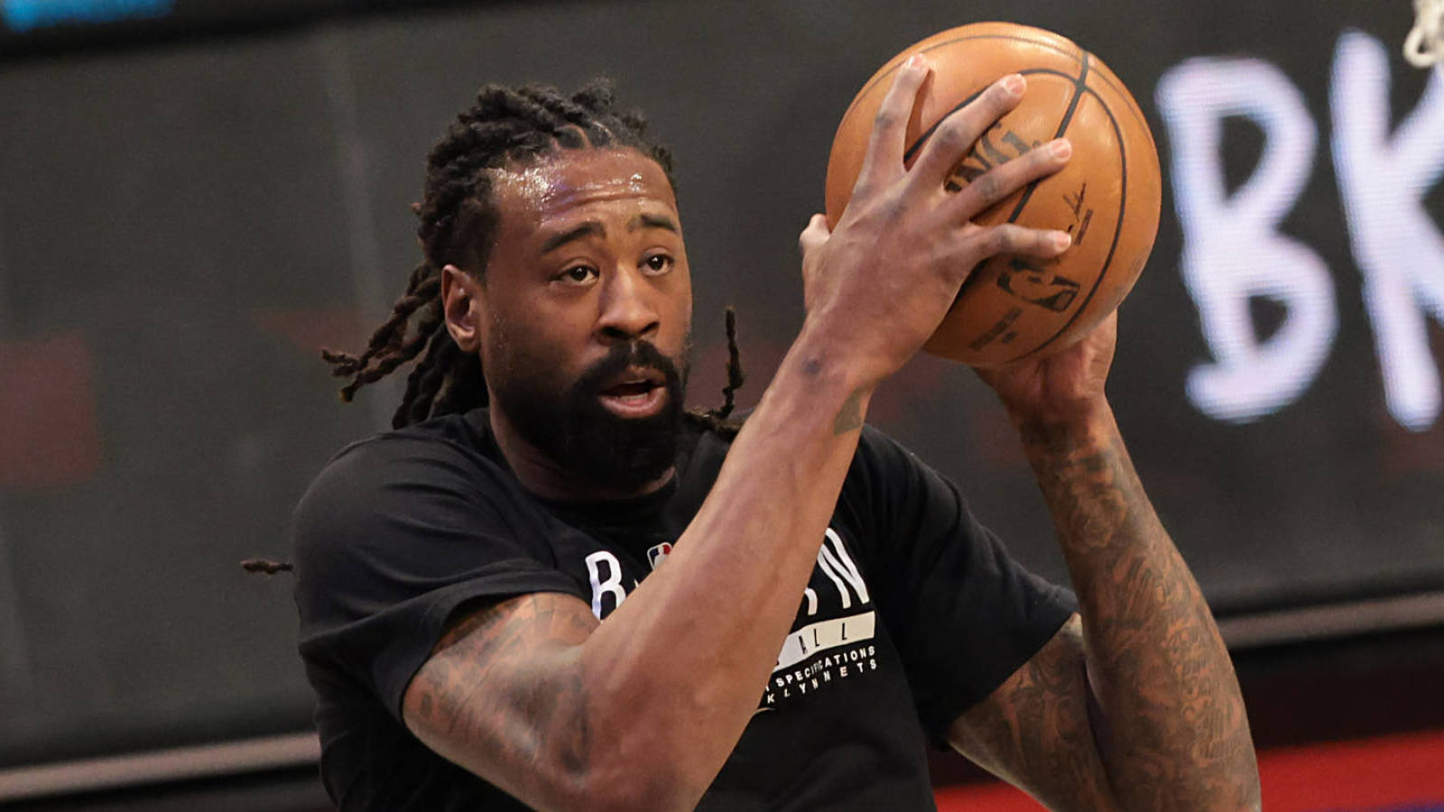 DeAndre Jordan signs with Lakers