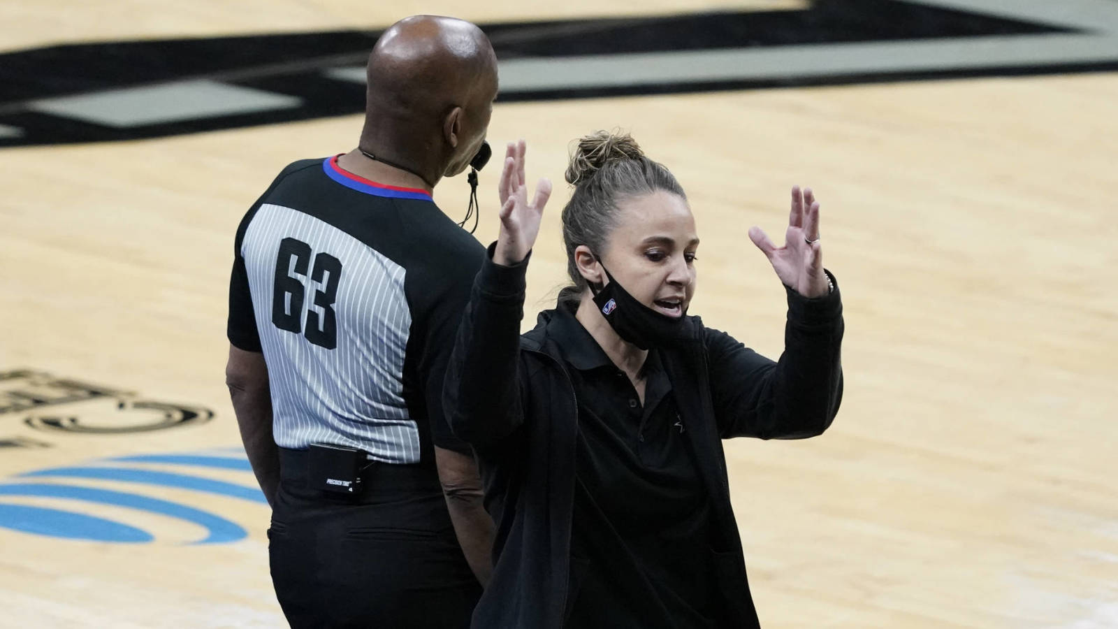 LeBron James: Becky Hammon coaching Spurs 'a beautiful thing'