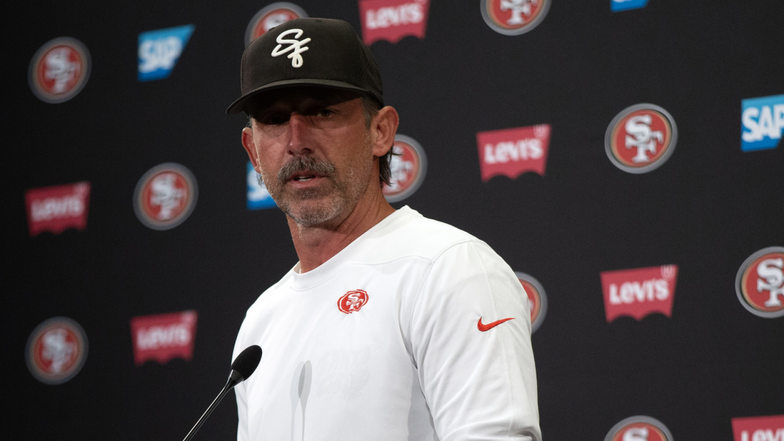 Kyle Shanahan claims disgruntled 49ers star hasn't formally requested trade