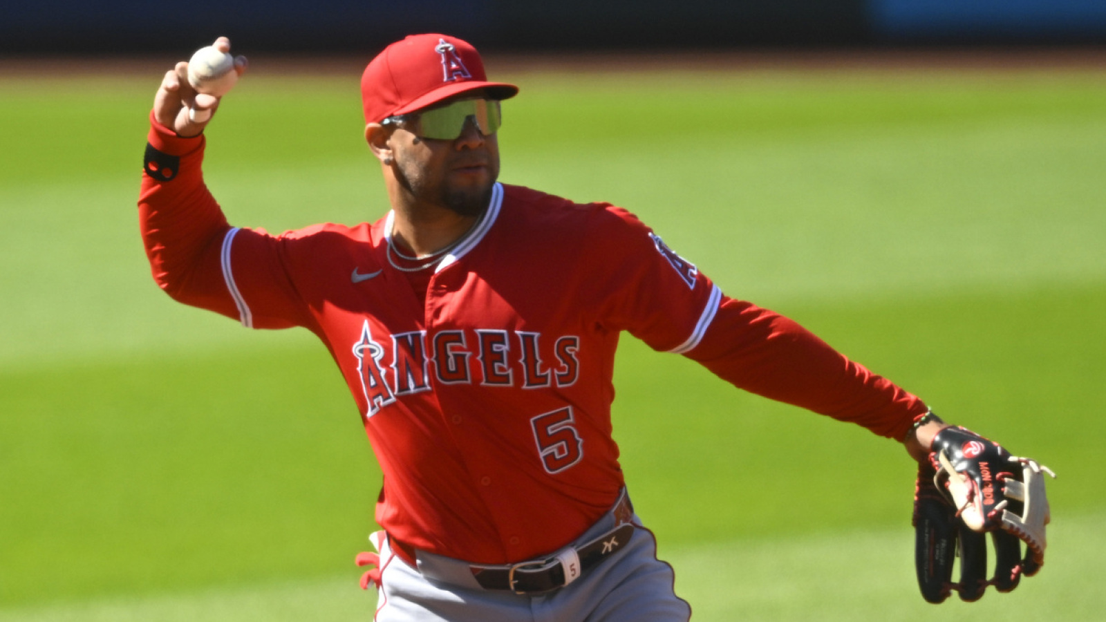 Unexpected target could temporarily fill Yankees' void at third