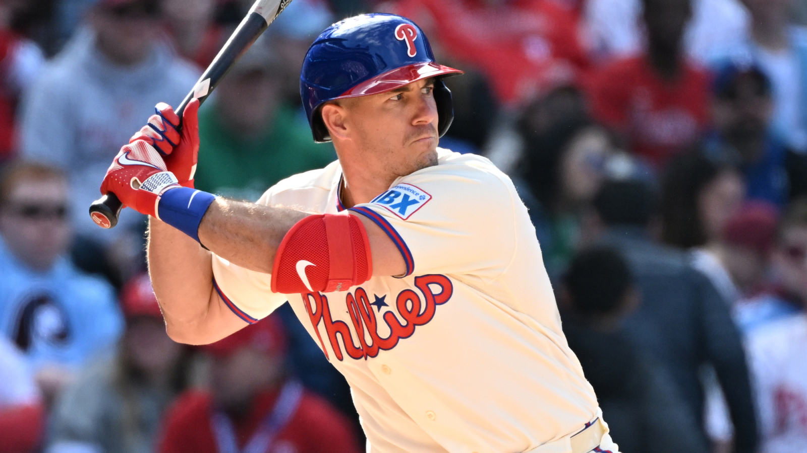 Phillies take an interesting approach to their catching situation