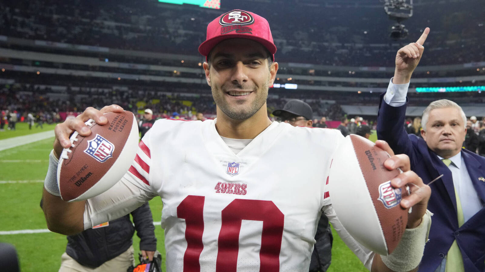 49ers' Jimmy Garoppolo breaks record once held by Joe Montana, Colin Kaepernick