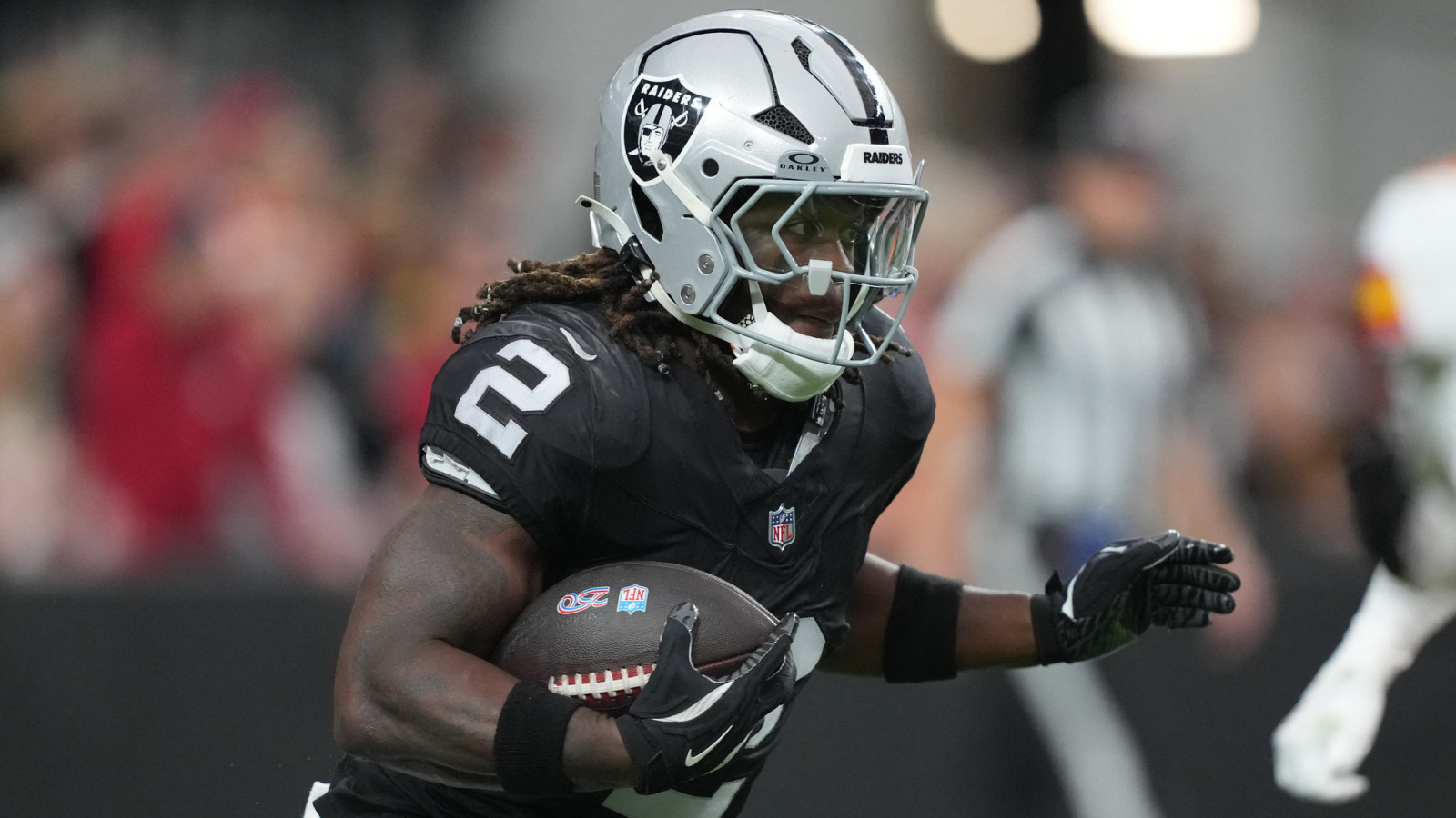 Ashton Jeanty leaves Raiders practice with apparent lower-body injury