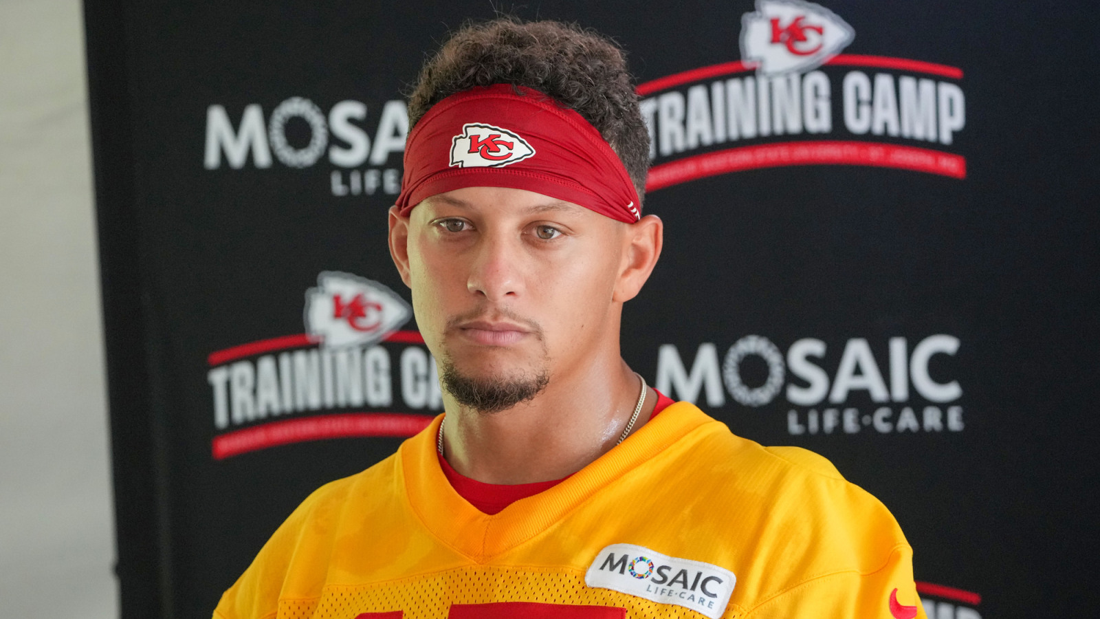 Former WR reacts to star player being left out of Madden 99 Club