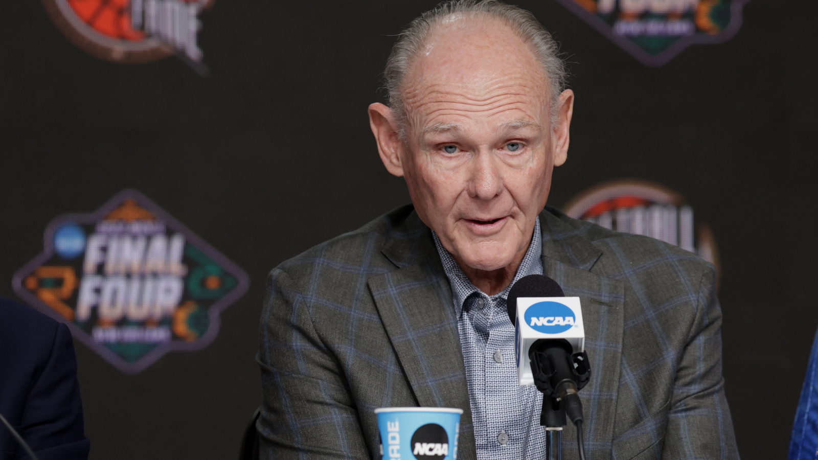 George Karl needs to move on, get over issues with Carmelo Anthony