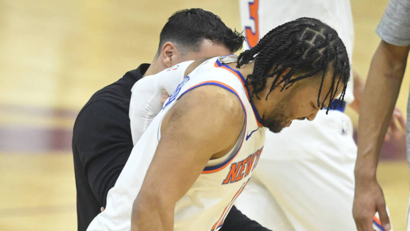 Watch: Knicks star gets injured on first offensive possession