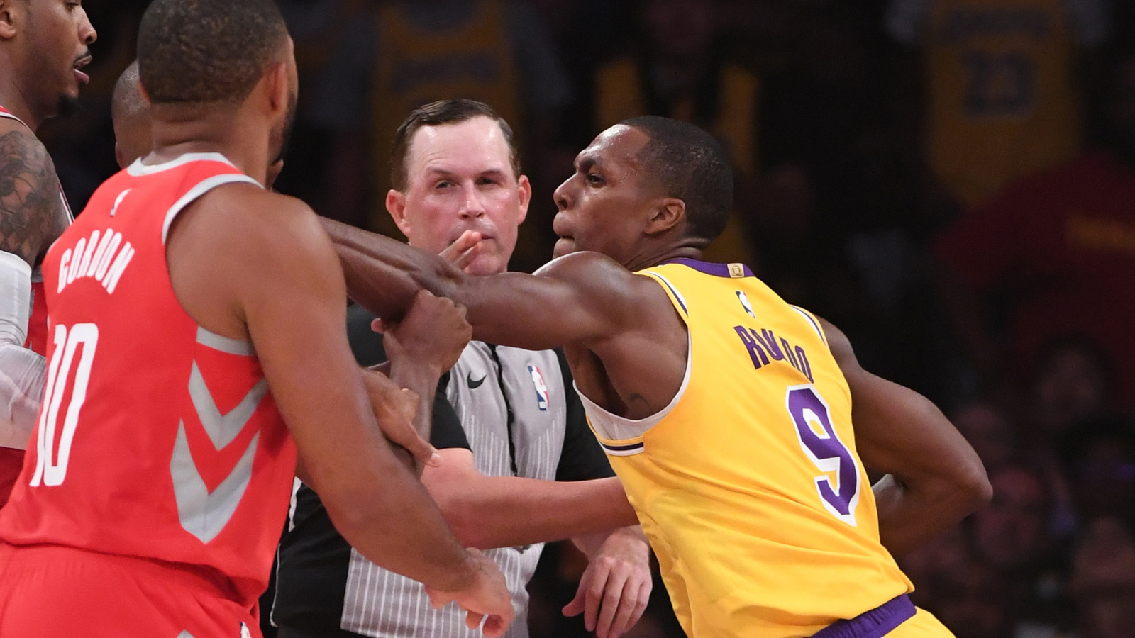 Metta World Peace Had Hilarious Reaction To Lakers Rockets Fight Yardbarker