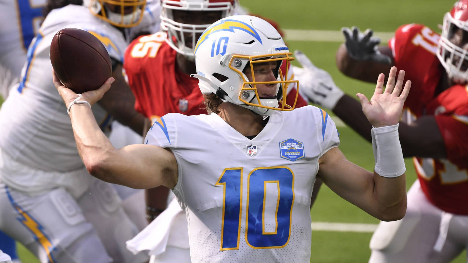 Chargers Coach Not Yet Willing To Make Justin Herbert Starter Over Tyrod Taylor Yardbarker