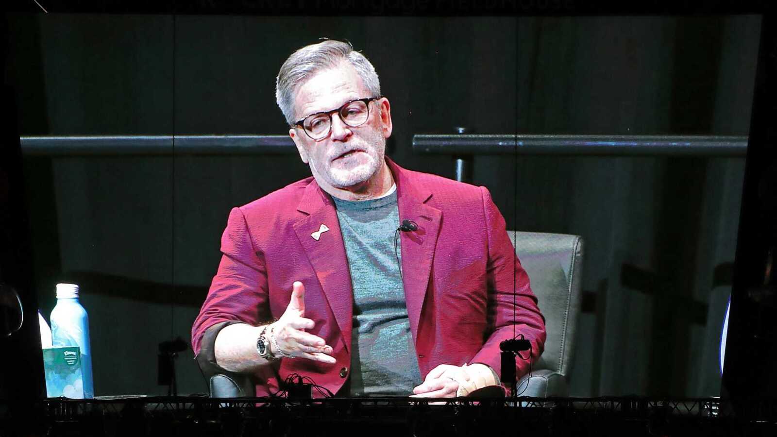 Report: Dan Gilbert could sell ownership stake in Cavaliers