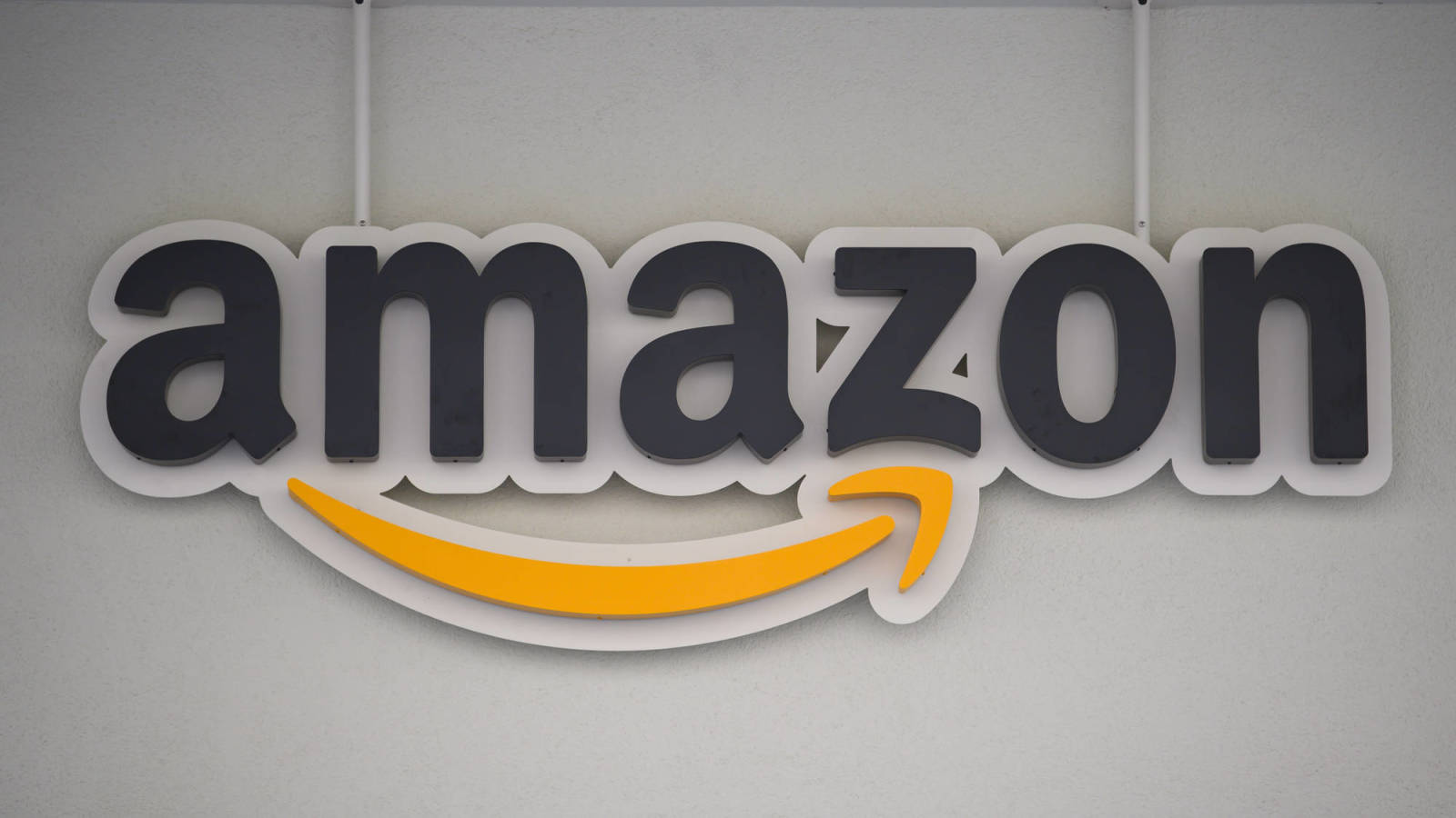 Amazon the 'front-runner' to land NFL 'Sunday Ticket' package? - NewsOpener Amazon the 'front-runner' to land NFL 'Sunday Ticket' package?