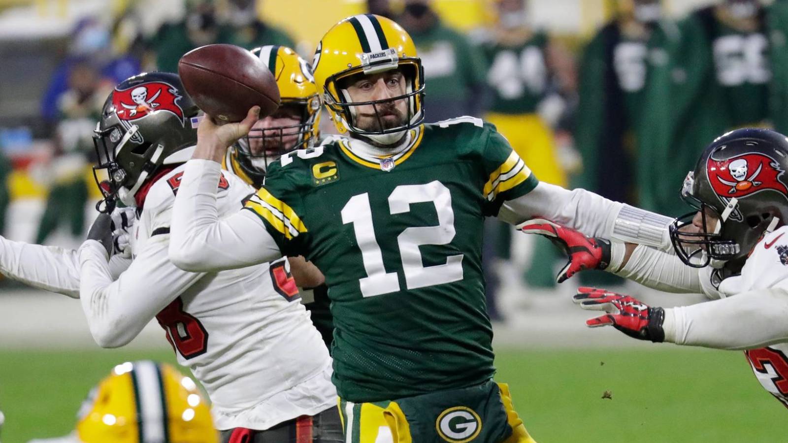Aaron Rodgers is reportedly looking to ‘pull a Tom Brady’ 1 Aaron Rodgers is reportedly looking to ‘pull a Tom Brady’