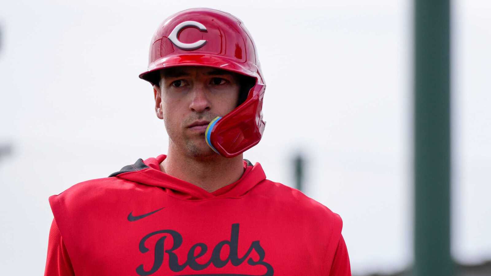Reds outfielder still dealing with lingering injury