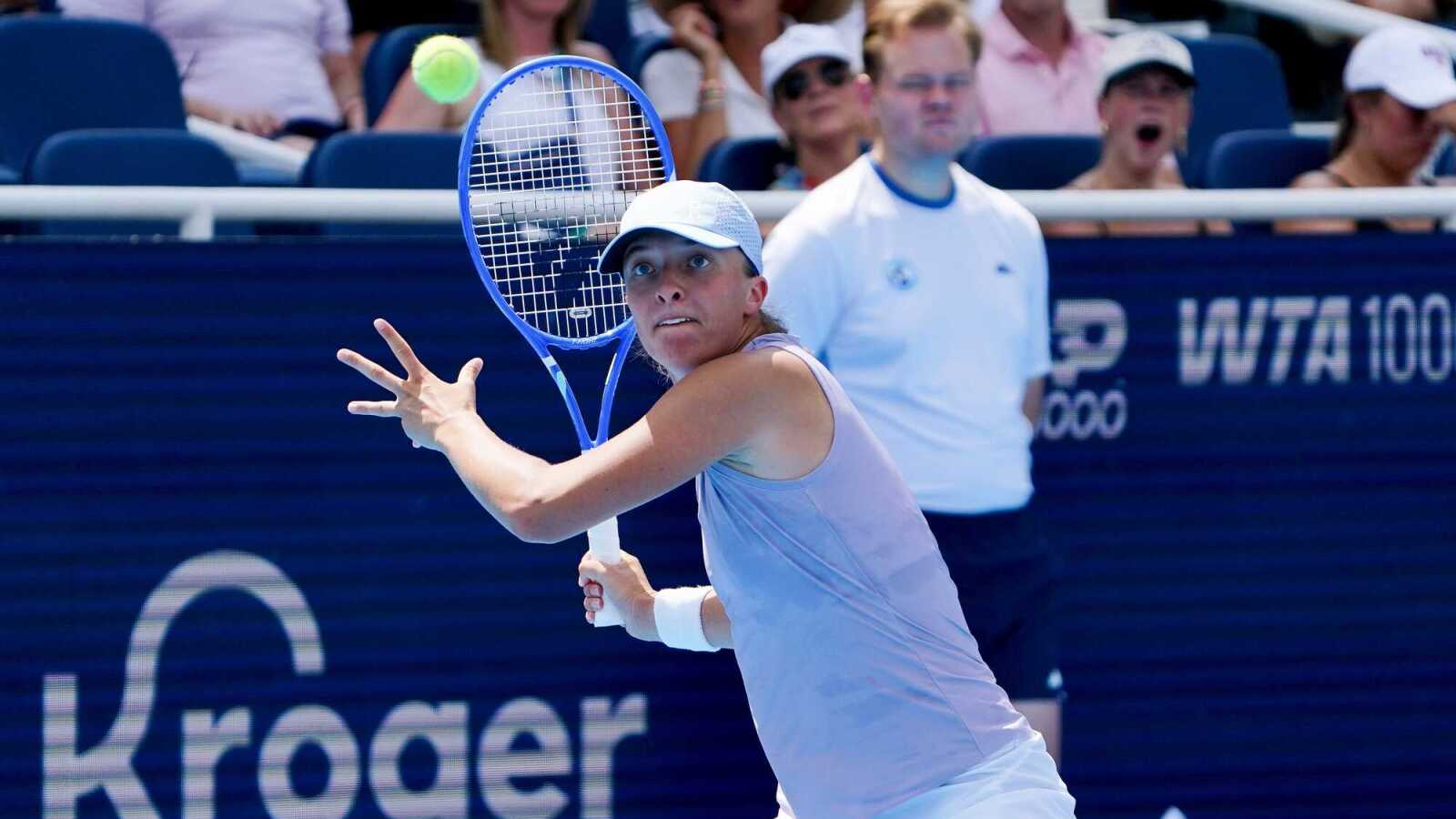 Iga Swiatek surges into Cincinnati Open final after comeback clinic over Elena Rybakina