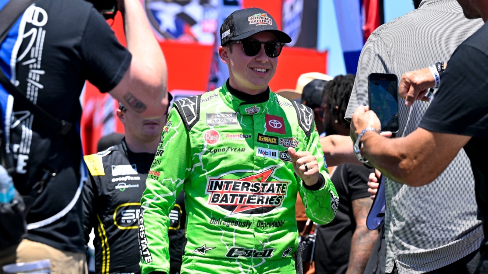 http://www.yardbarker.com/media/c/f/cfe20fc0e4cb13afa9b29ed6f28d3e0337b29fb1/thumb_16x9/christopher-bell-texas-nascar.jpg
