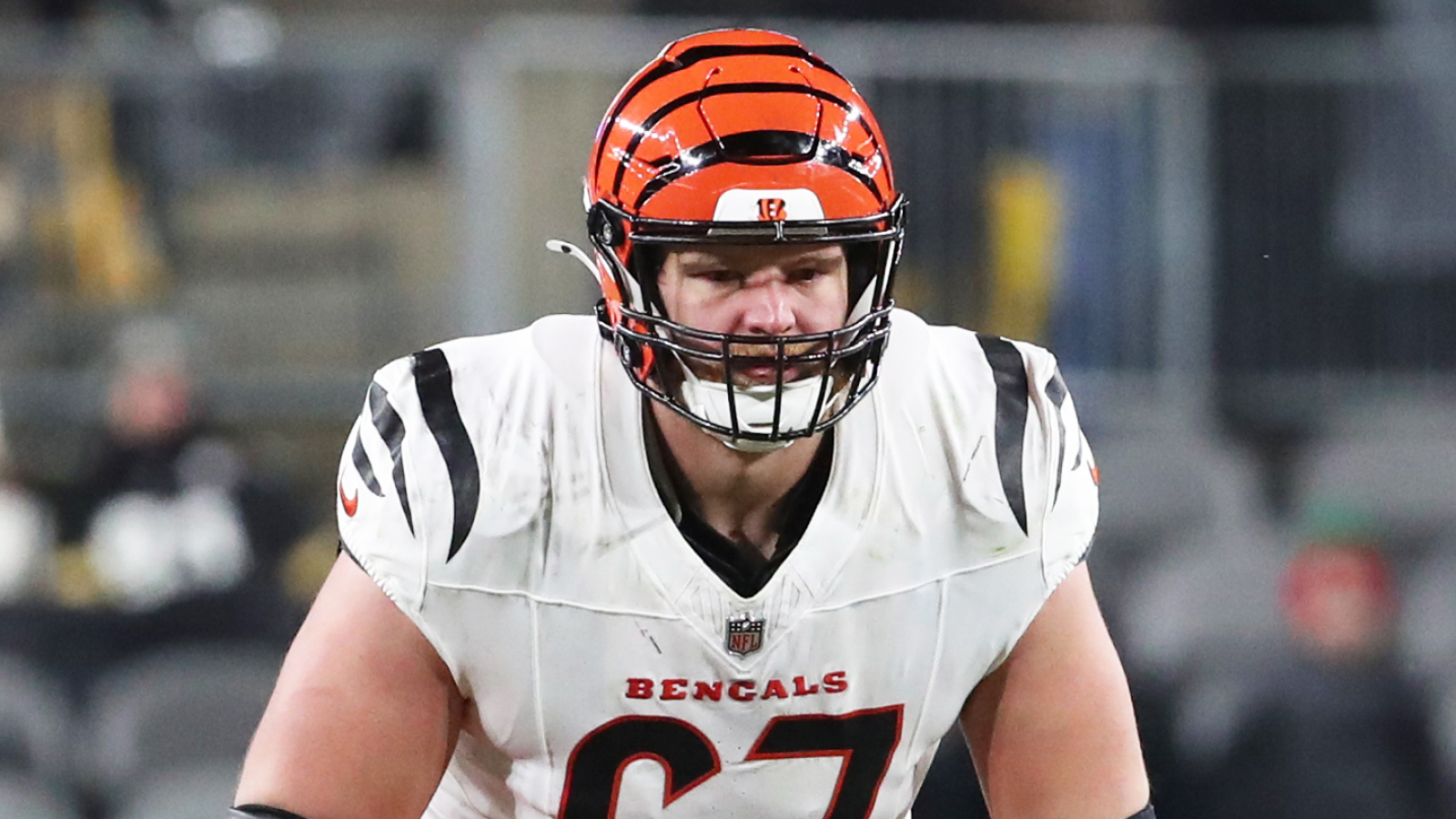 Bengals agree to revised contract with offensive lineman