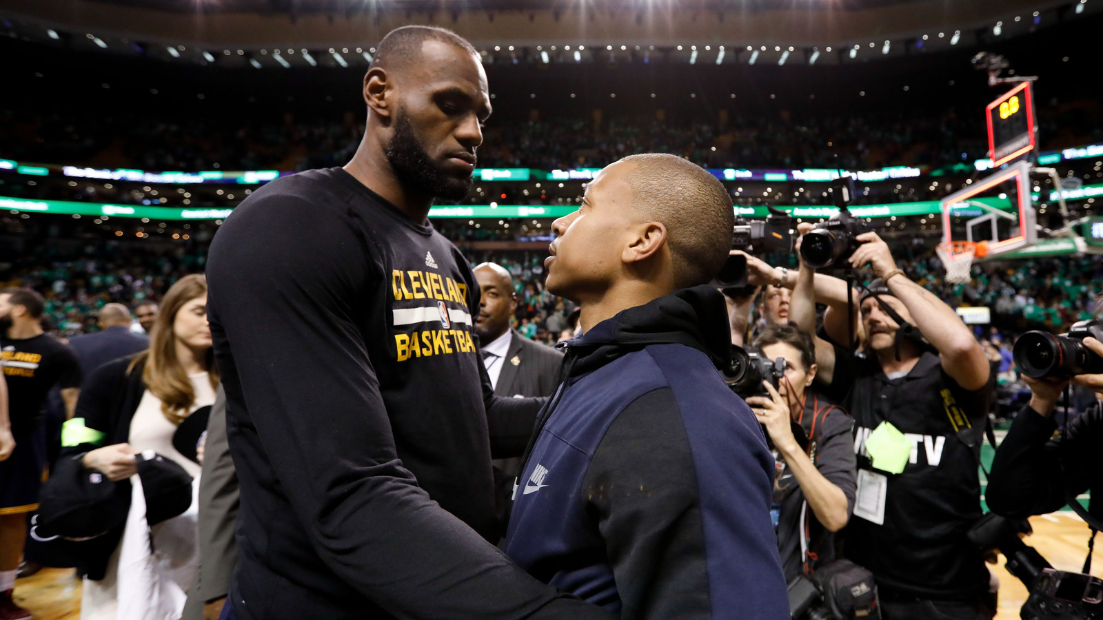 lebron james isaiah thomas的圖片搜尋結果