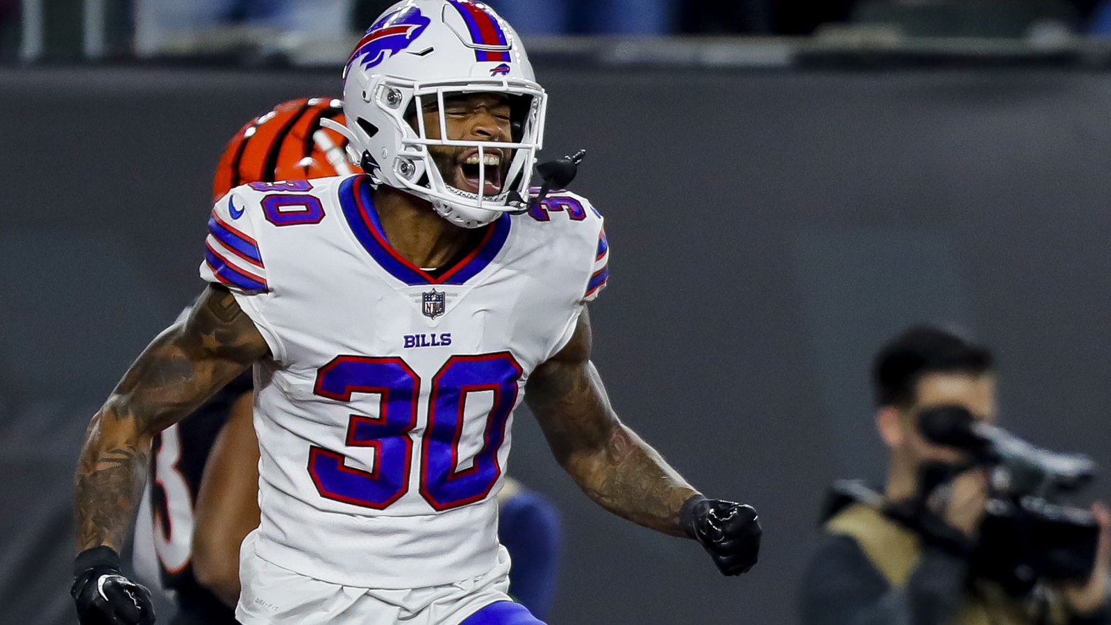 Panthers bolster secondary with addition of former Bills CB