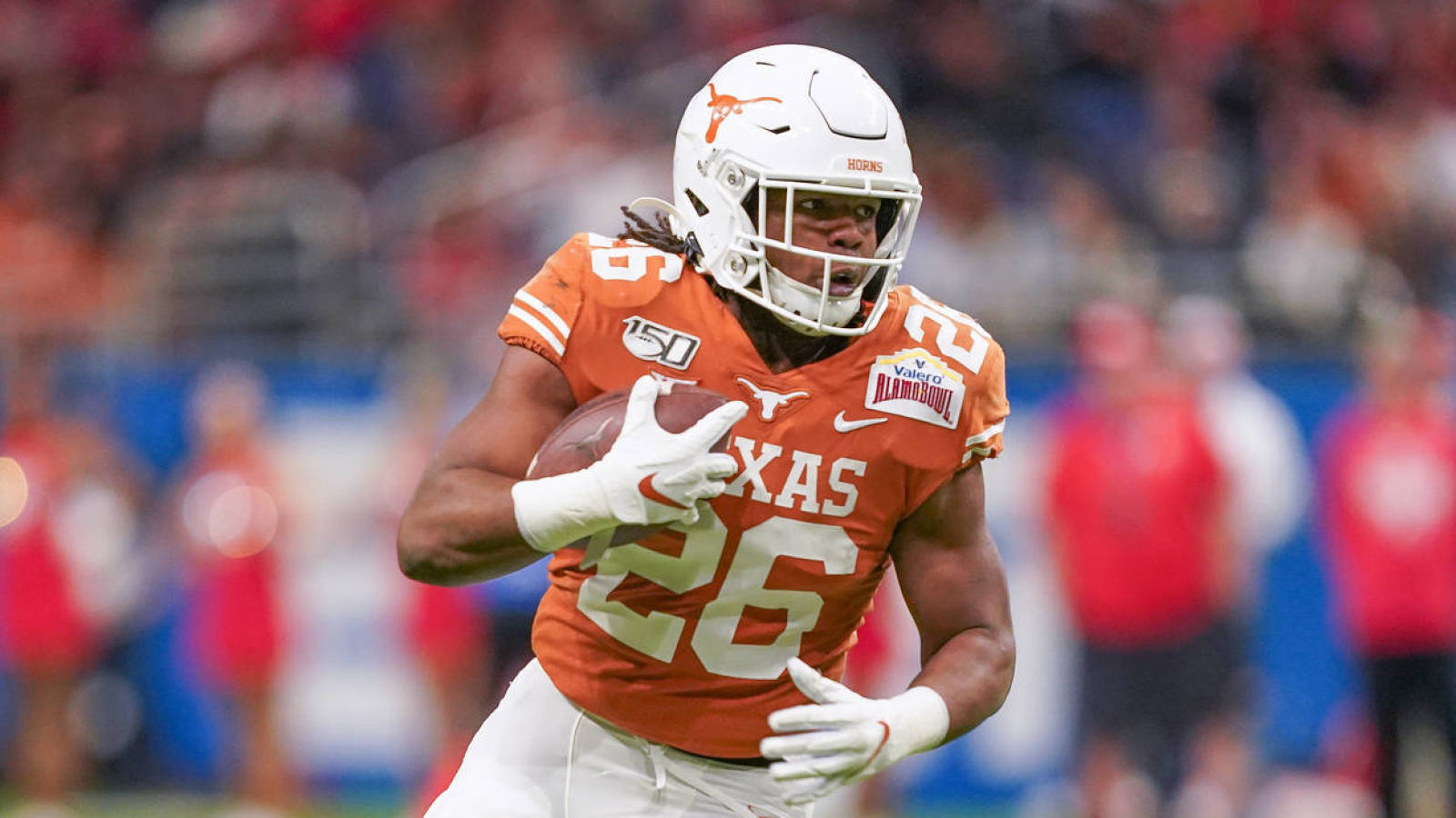 Watch Texas Fumbles Potential Go Ahead Td At Goal Line Yardbarker