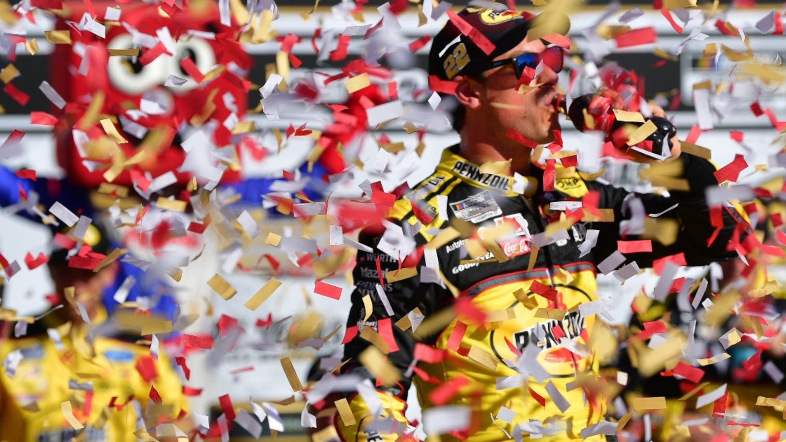 Kevin Harvick reacts to Joey Logano going from out of NASCAR Playoffs to winning at Las Vegas