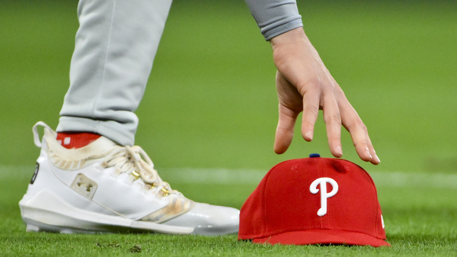 Infamous Phillies 'Karen' receives lucrative offer to make apology