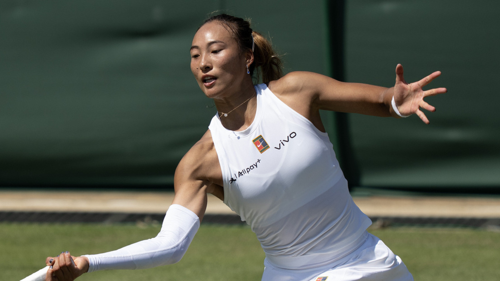 Qinwen Zheng Aims for ‘Stronger and Healthier’ Comeback After Successful Elbow Surgery