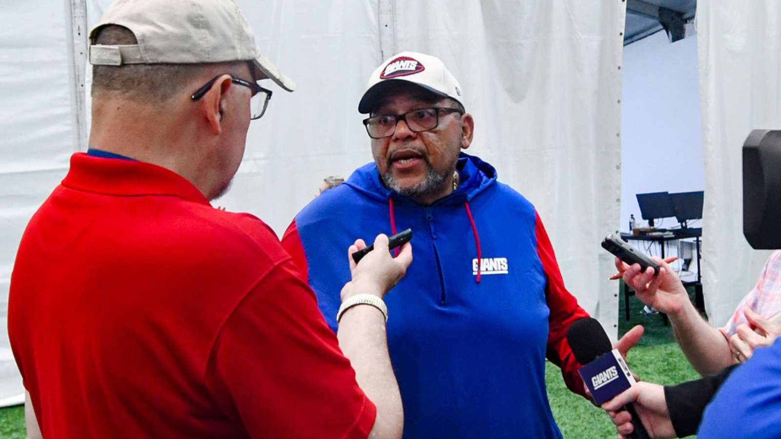 Giants DL coach Andre Patterson battled cancer this season
