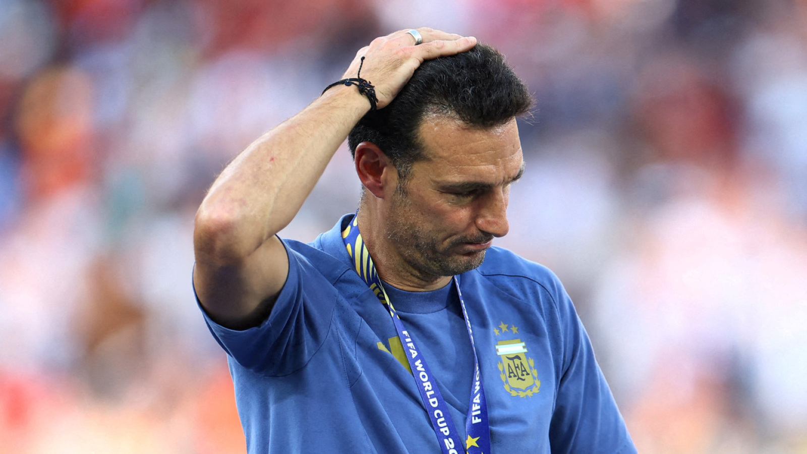 Lionel Scaloni leaves press conference in tears after Argentina’s World Cup final defeat to Spain