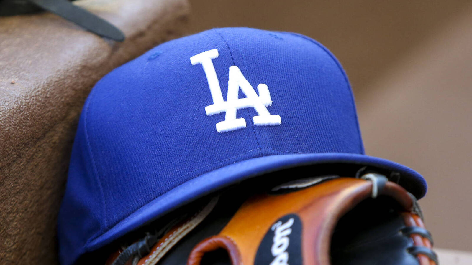 Dodgers close clubhouse to media, broadcast team won't travel on road trip amid COVID outbreak