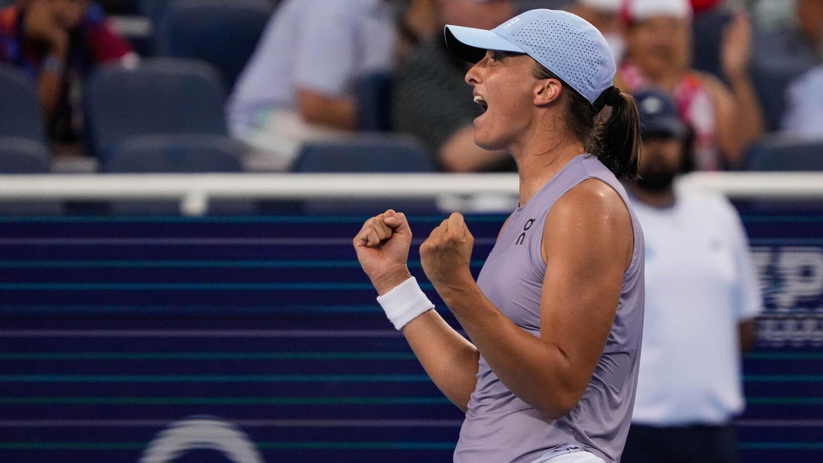 WTA Race Update: Iga Swiatek closes in on Aryna Sabalenka for year-end No. 1, Paolini's surge puts pressure on Pegula for WTA Finals spot