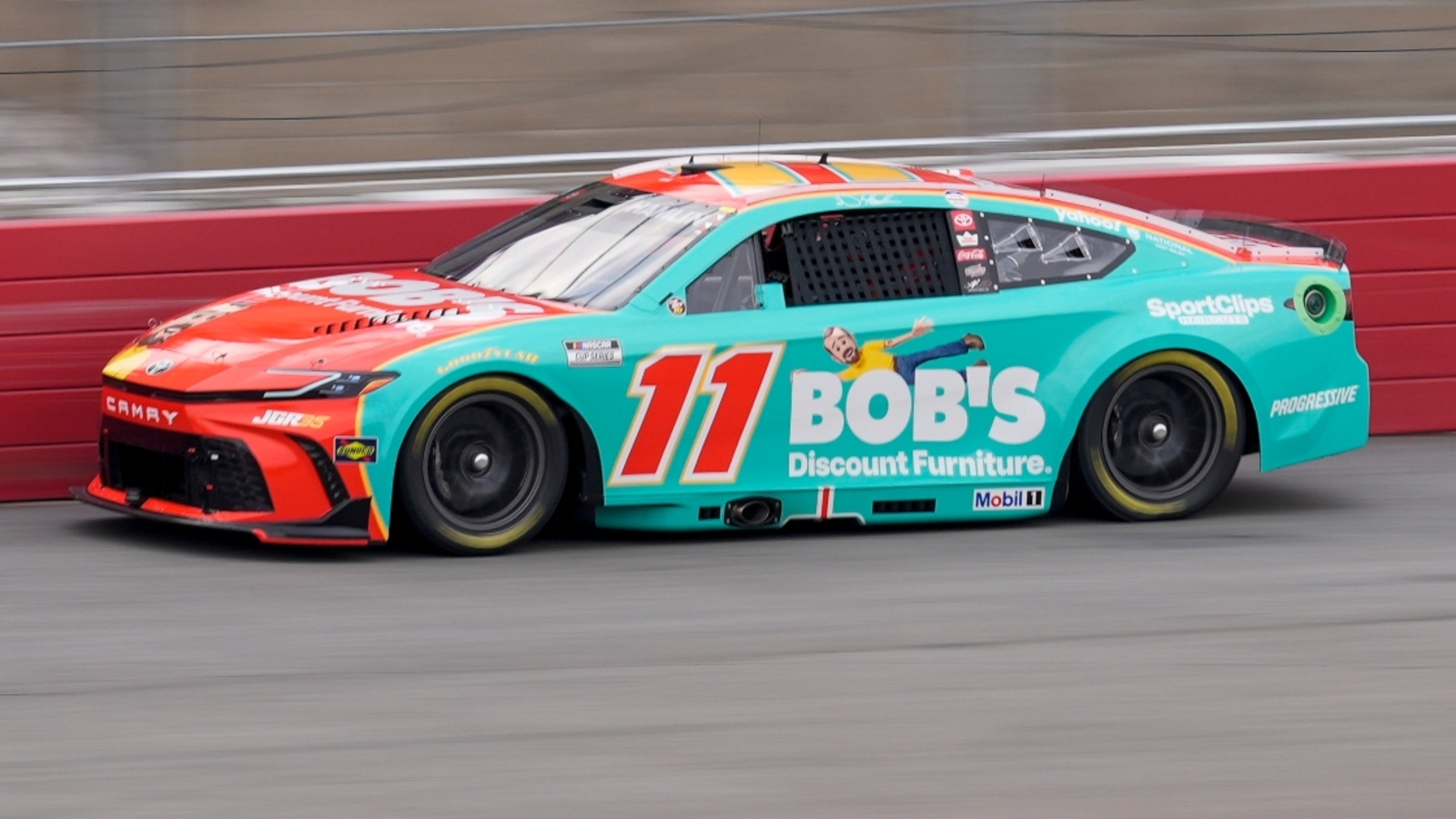 Denny Hamlin spins on wet weather restart, collects Kyle Larson and Kyle Busch in NASCAR Clash wreck