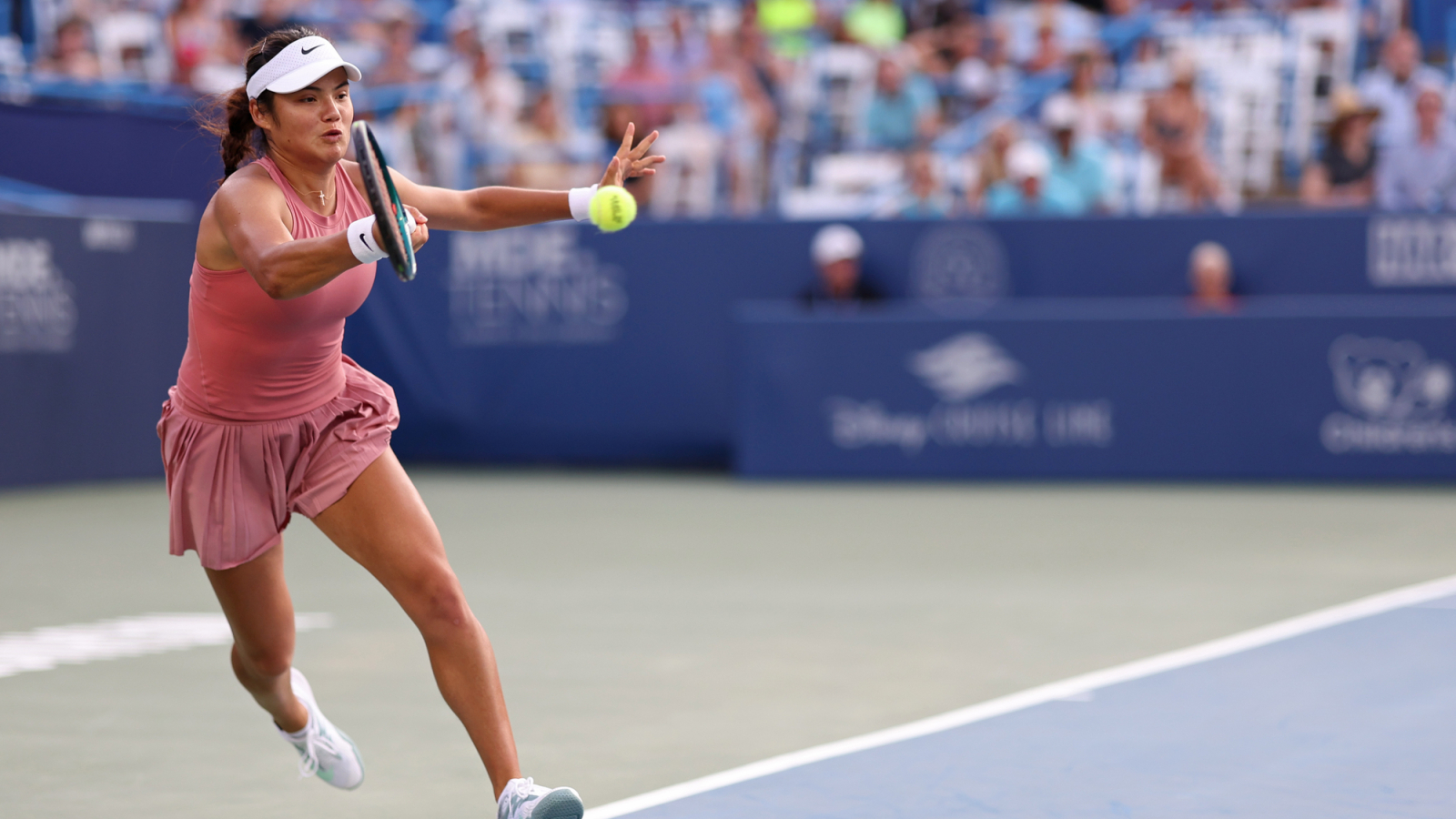 Ex-ATP Pro Cites Novak Djokovic and Serena Williams’ Examples to Explain Why Emma Raducanu Won’t be US Open Favorite after Washington Run
