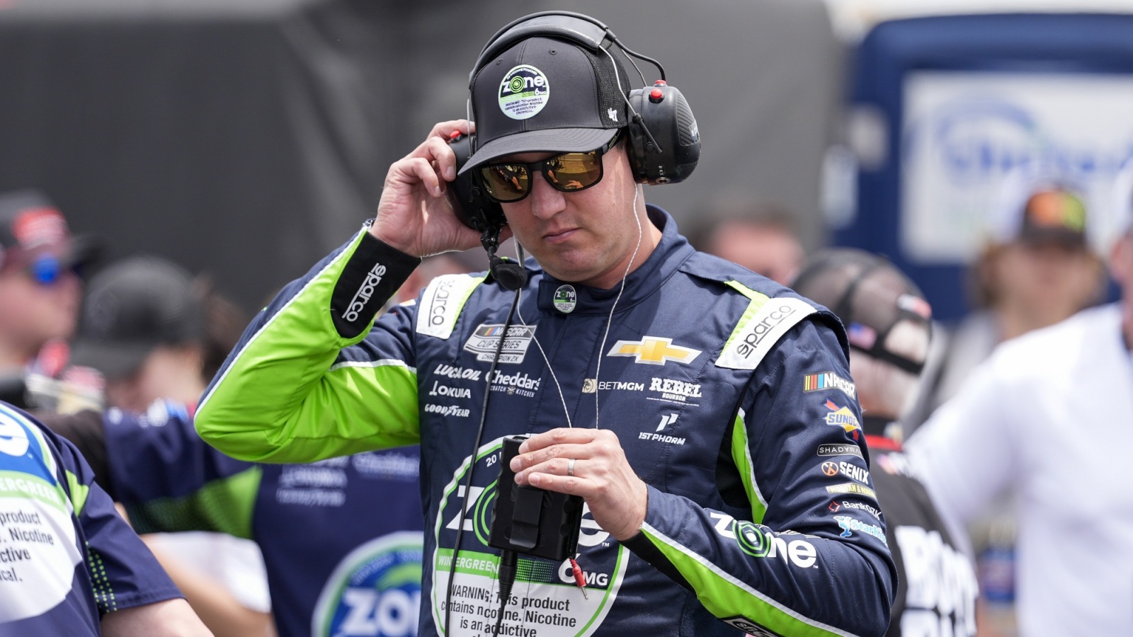 Kyle Busch spins out, collects Kyle Larson in multi-car wreck amid Mexico City rain