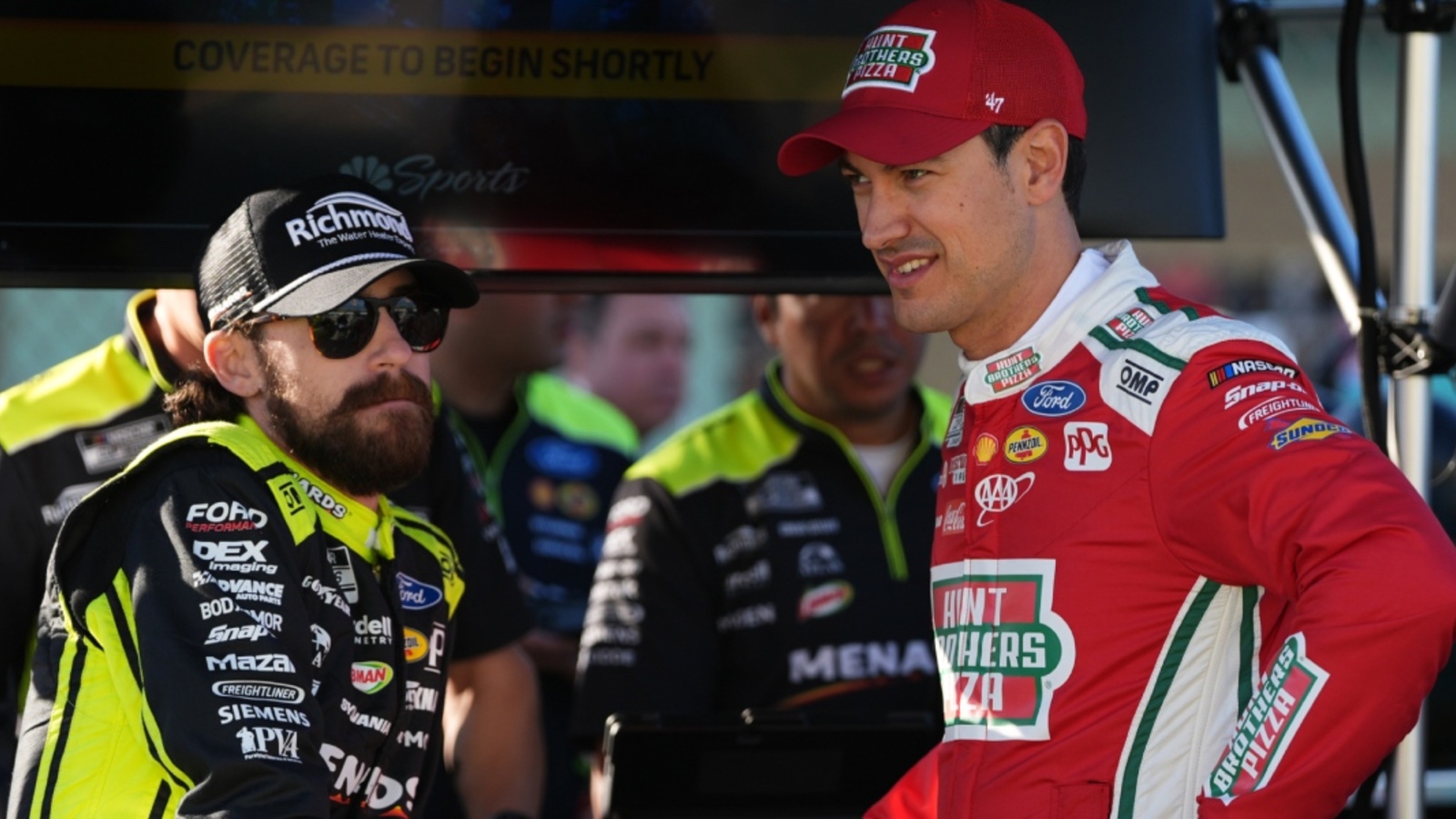 http://www.yardbarker.com/media/e/0/e023972a943729375e3f02a893a35434ad908547/thumb_16x9/Blaney-Logano-Penske.jpg