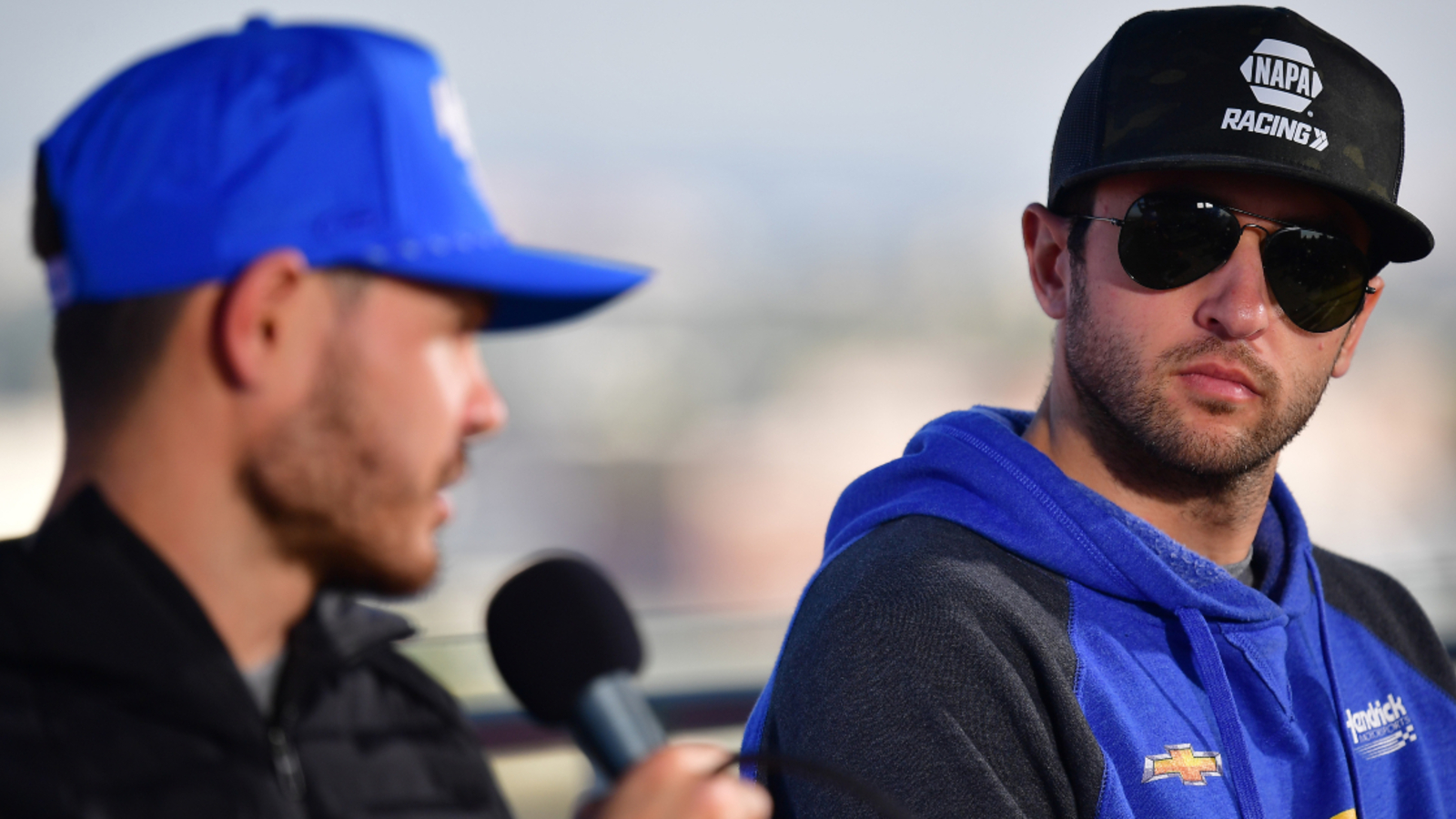 Hendrick Motorsports teammates Kyle Larson, Chase Elliott make heavy contact at Iowa Corn 350