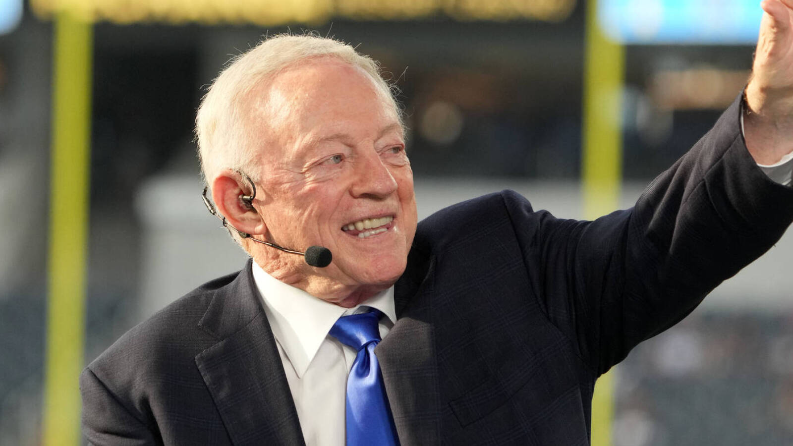 Jerry Jones had confident response about meeting with Shaq Leonard
