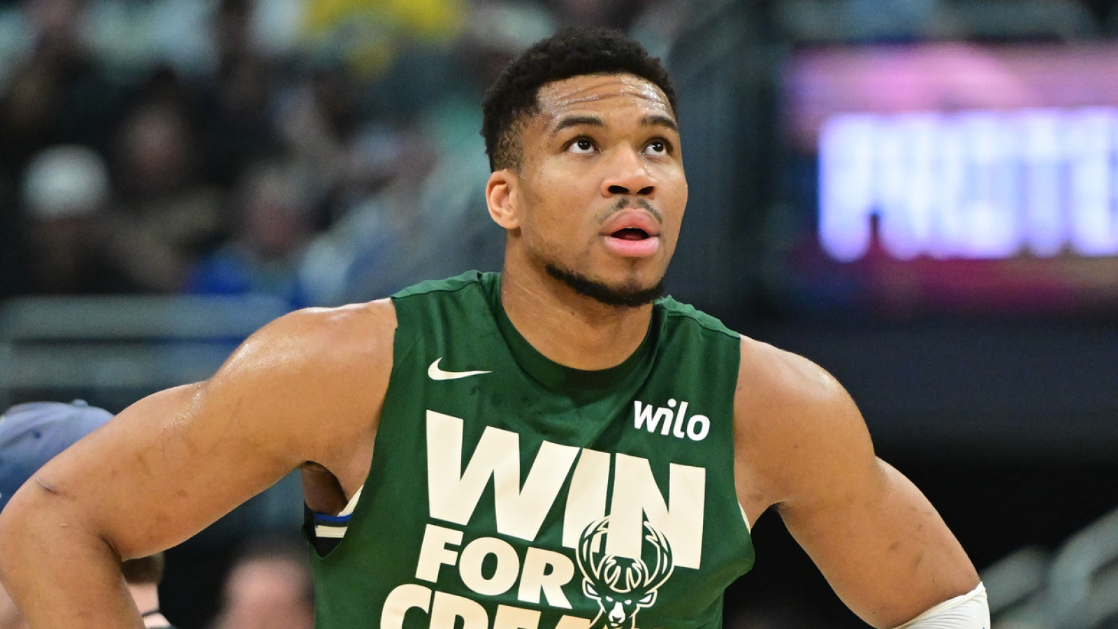Report: Giannis Antetokounmpo still mulling exit from Bucks
