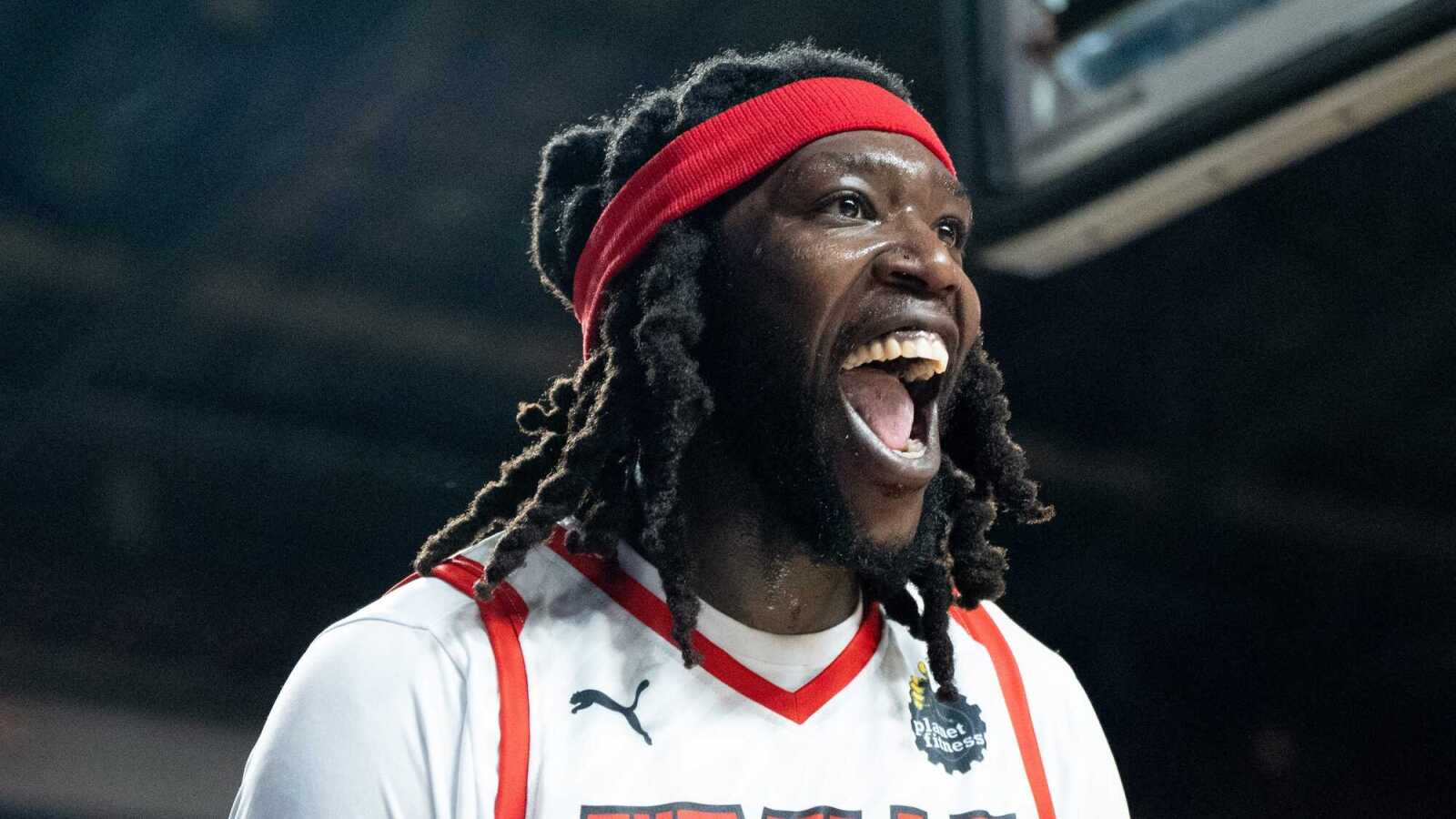 Former NBA Sixth Man of the Year sticking it out in Australian league