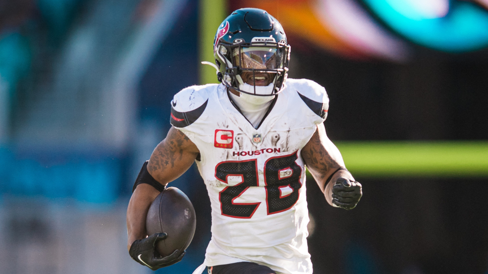 Seahawks adding running back depth with signing of Joe Mixon