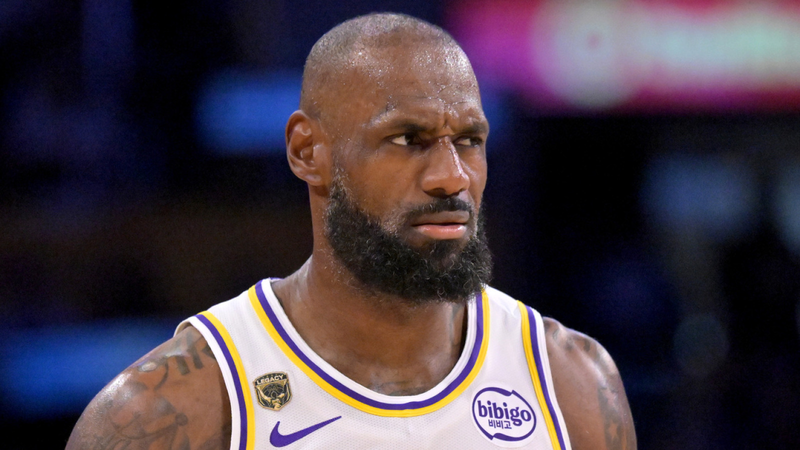 LeBron James přichází s překvapivým společníkem. A není to Bronny