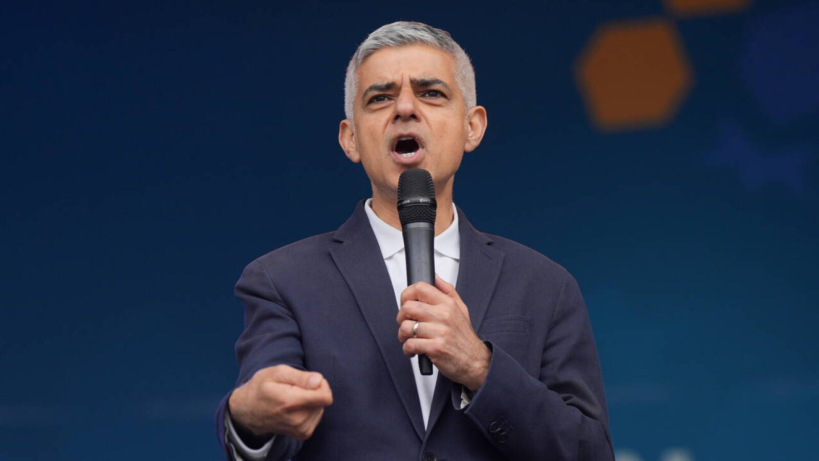 London mayor eyeing Super Bowl bid, other hosting opportunities for major sporting events if re-elected