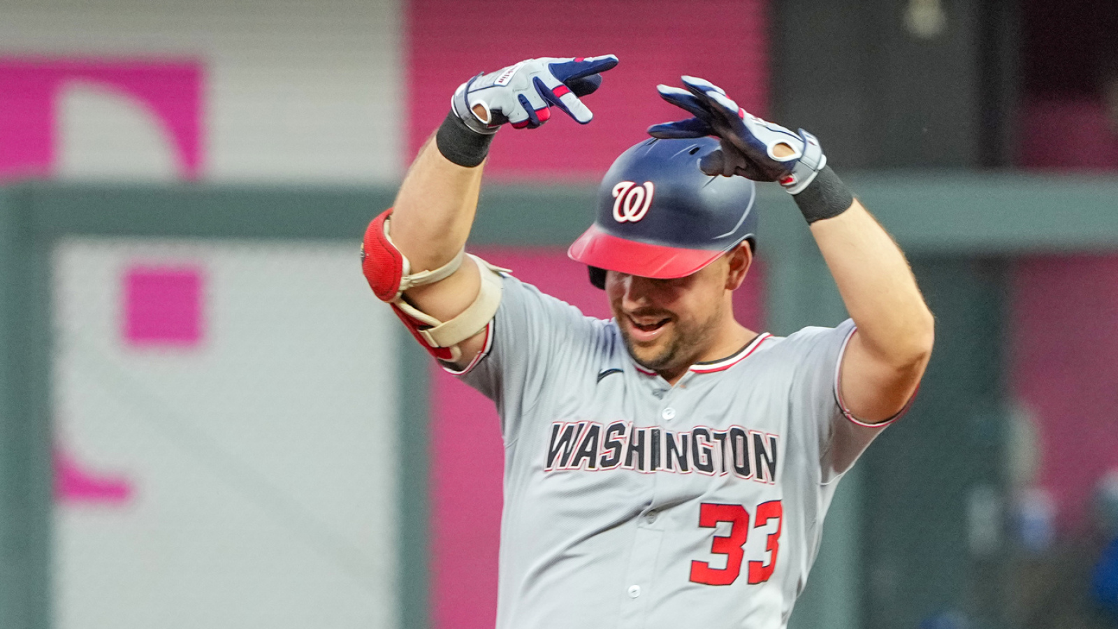 Red Sox are finalizing a deal with veteran first baseman