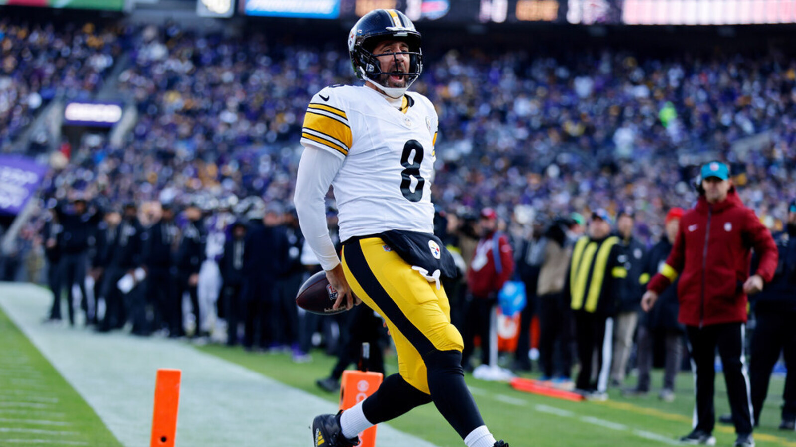 Aaron Rodgers agrees to one-year deal with Steelers