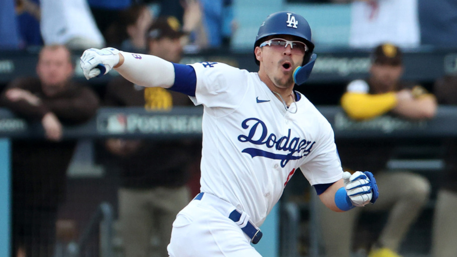 Watch: Dodgers' Enrique Hernandez hits another clutch postseason HR