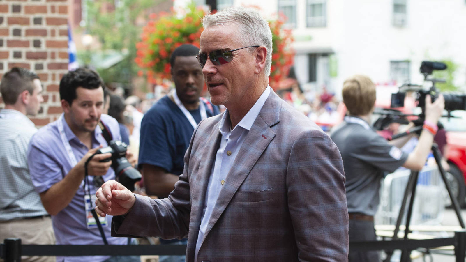 Braves great Tom Glavine on Astros scandal: 'Everybody in baseball is trying to cheat'
