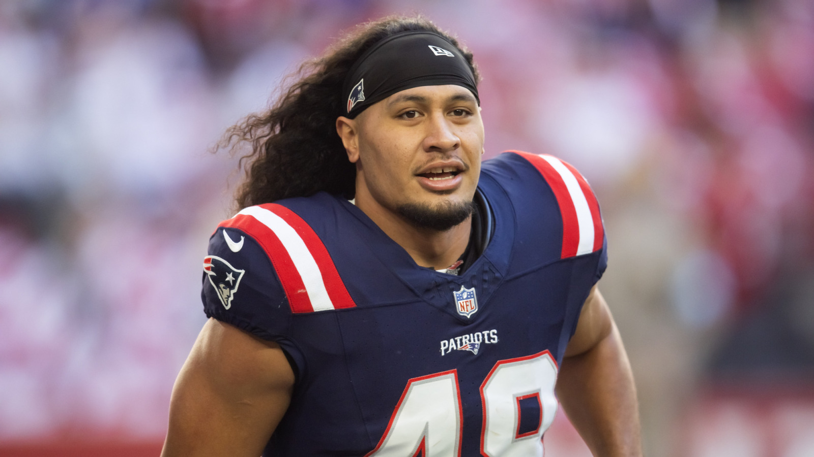 Patriots' Jahlani Tavai seems to double down on spicy comments about fans