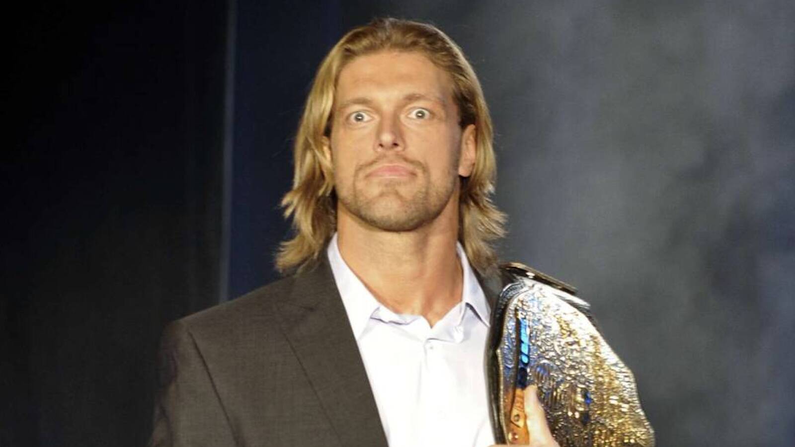 Top AEW star provides injury update