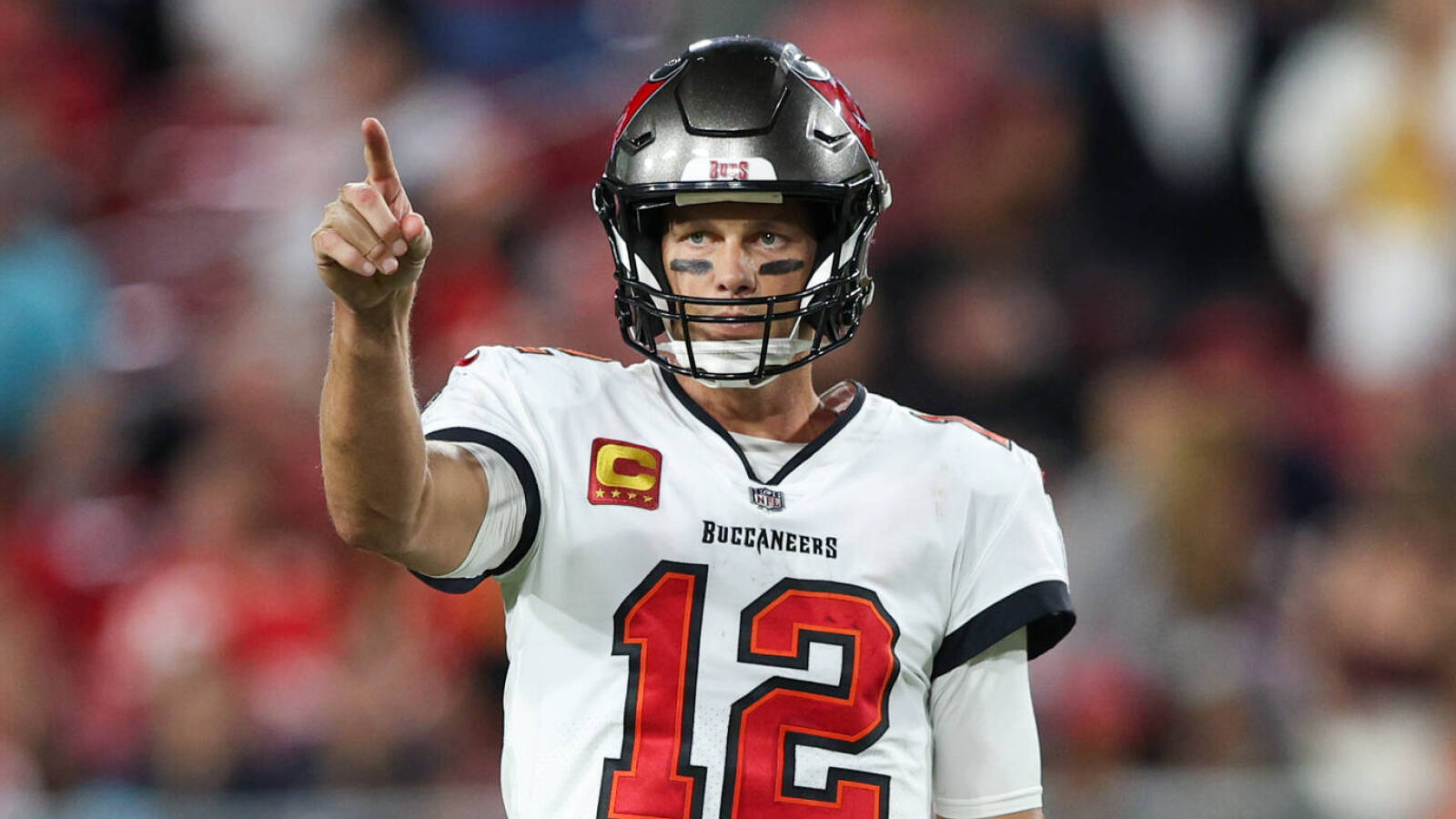 Buccaneers' Tom Brady not practicing amid marriage, shoulder reports - NewsOpener