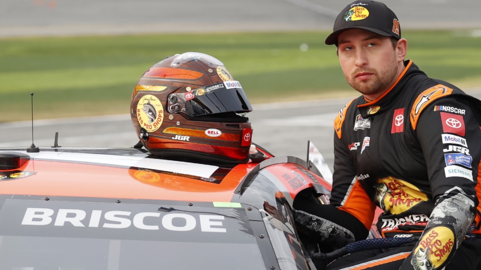 Chase Briscoe wins Coca-Cola 600 pole over Kyle Larson, full Cup Series qualifying results