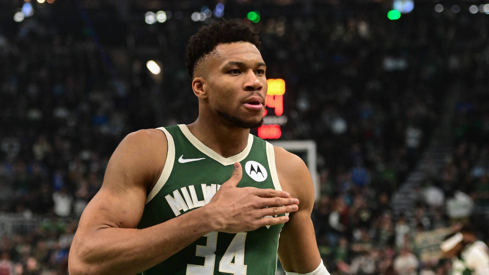 Bucks' Giannis Antetokounmpo could miss entire first round